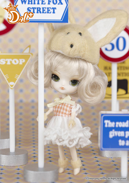 Little Dal - Lady Vixy Doll