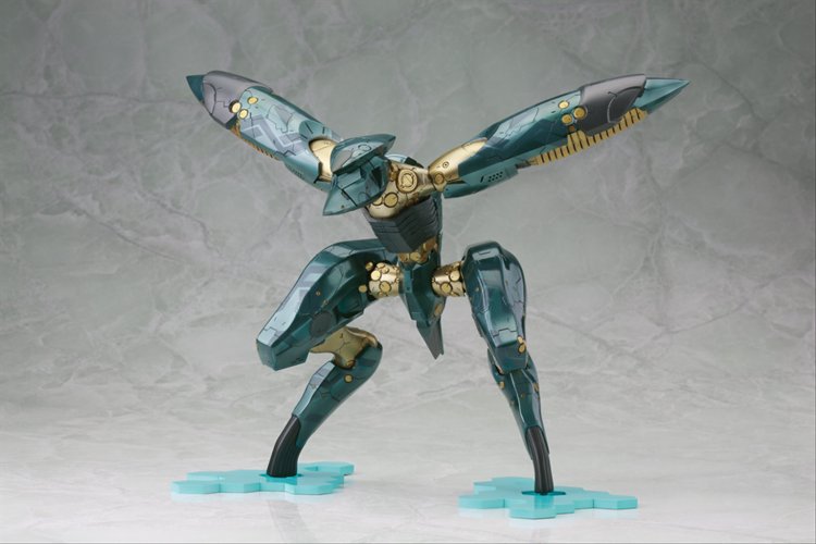 Metal Gear Solider 4 Guns of the Patriots - 1/100 Metal Gear Ray Model Kit
